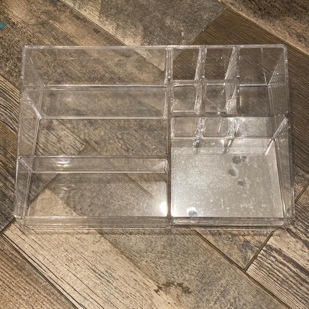 Plexi glass makeup organizer